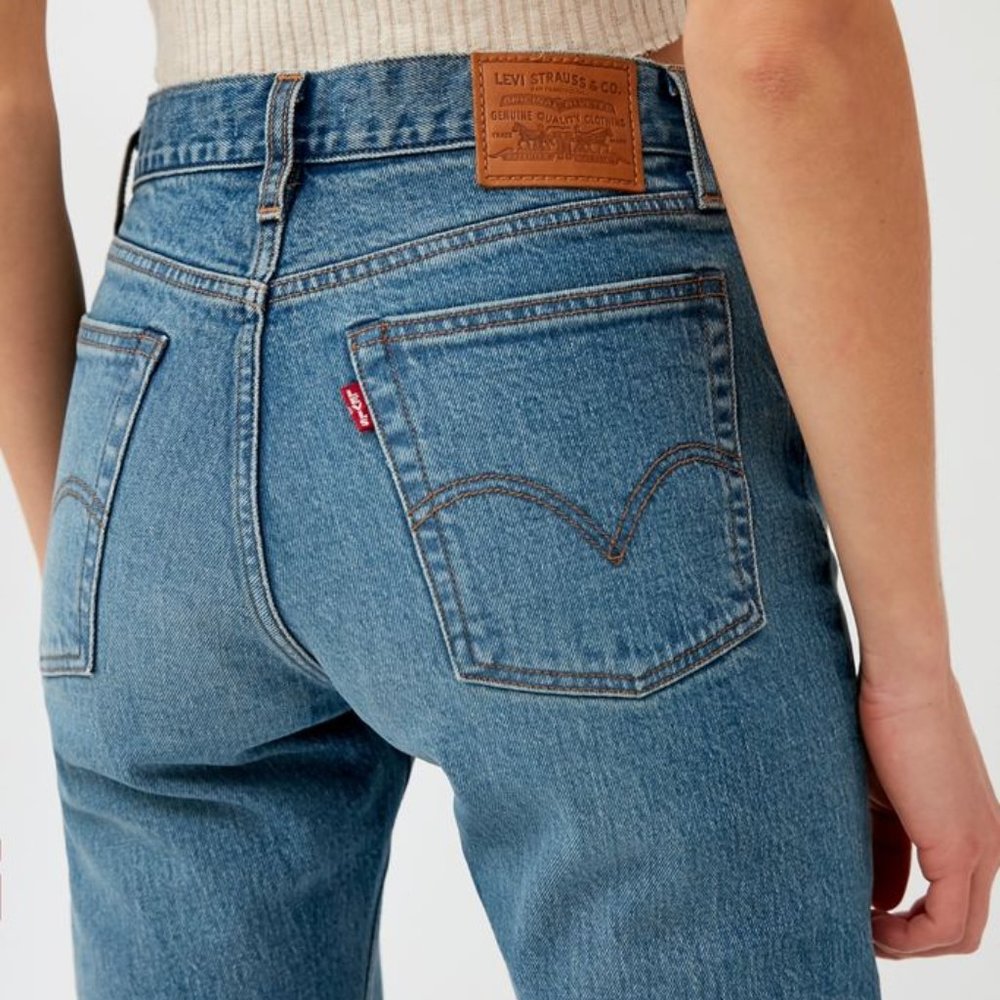 Levi's Wedgie Icon Jeans Size 29 Urban Outfitters
